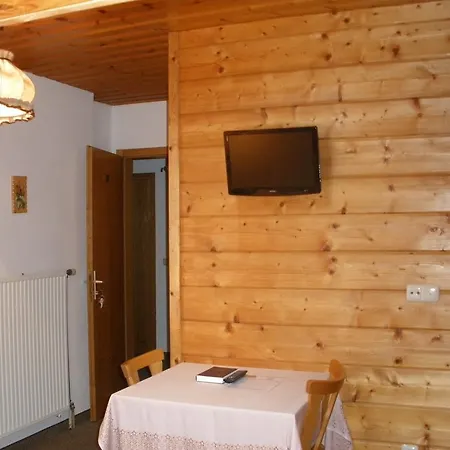 Konukevi Alpengasthof Zur Loisach *